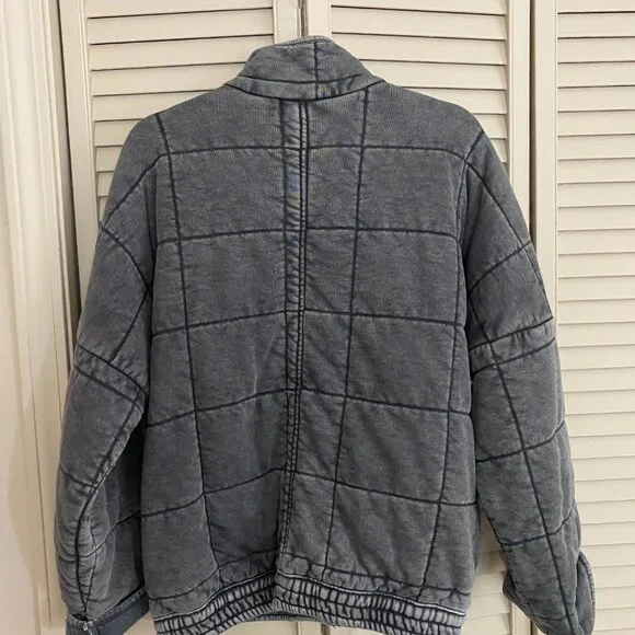 Forever 21 Quilted Oversized Washed Gray Jacket Women's Size Small - Picture 3 of 3